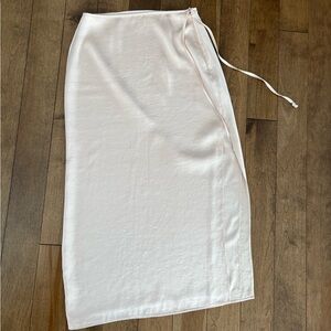 Aritzia Wilfred Blush Satin Skirt 00